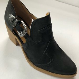 Buckle Western Black Booties
